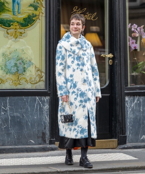 JENNE(ジェンヌ)の「ウールカシミヤシャギーフラワーコート(その他アウター・レディース・ブルー・MEDIUM/SMALL/X-LARGE/LARGE)」の13枚目の写真