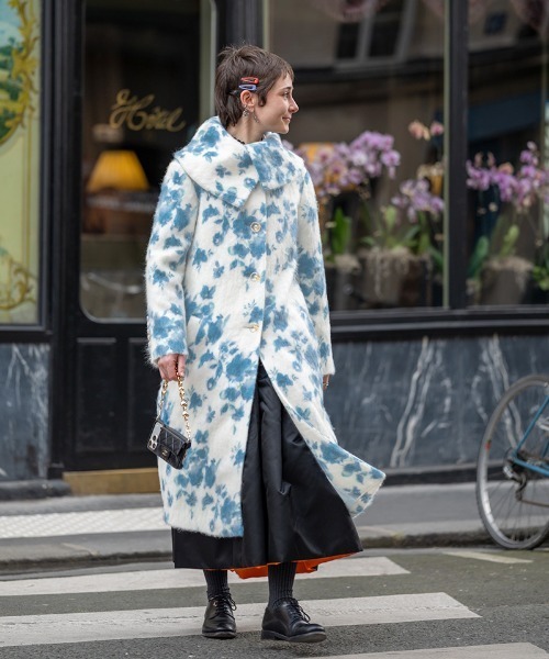 JENNE(ジェンヌ)の「ウールカシミヤシャギーフラワーコート(その他アウター・レディース・ブルー・MEDIUM/SMALL/X-LARGE/LARGE)」の15枚目の写真