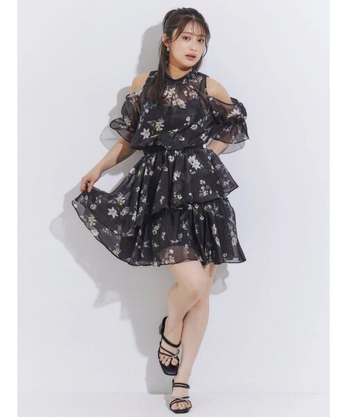 MERCURYDUO(マーキュリーデュオ)の「花柄オープンショルダーミニワンピース(ワンピース・レディース・ラベンダー/オフホワイト/ブラック・FREE)」の16枚目の写真