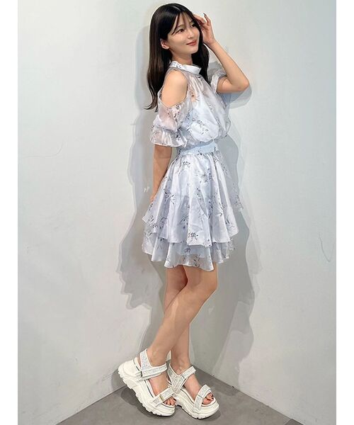 MERCURYDUO(マーキュリーデュオ)の「花柄オープンショルダーミニワンピース(ワンピース・レディース・ラベンダー/オフホワイト/ブラック・FREE)」の11枚目の写真