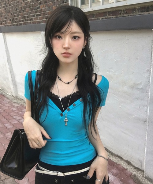 gossip!ロサンゼルス(ゴシップロサンゼルス)の「【Y2Kガーリー】 半袖 ヘンリーネック Vネック 無地 Tシャツ ミントコア*(Tシャツ/カットソー・レディース・グレー/イエロー/ミント・M)」の2枚目の写真