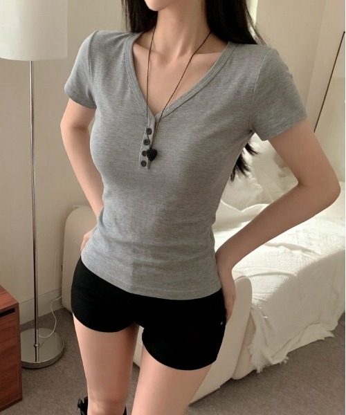 gossip!ロサンゼルス(ゴシップロサンゼルス)の「【Y2Kガーリー】 半袖 ヘンリーネック Vネック 無地 Tシャツ ミントコア*(Tシャツ/カットソー・レディース・グレー/イエロー/ミント・M)」の10枚目の写真