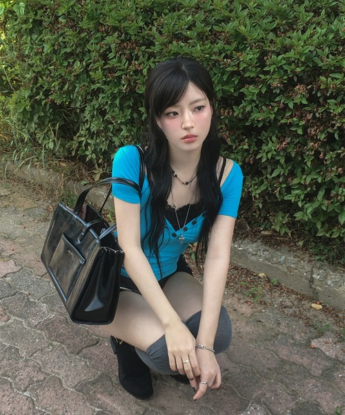 gossip!ロサンゼルス(ゴシップロサンゼルス)の「【Y2Kガーリー】 半袖 ヘンリーネック Vネック 無地 Tシャツ ミントコア*(Tシャツ/カットソー・レディース・グレー/イエロー/ミント・M)」の19枚目の写真