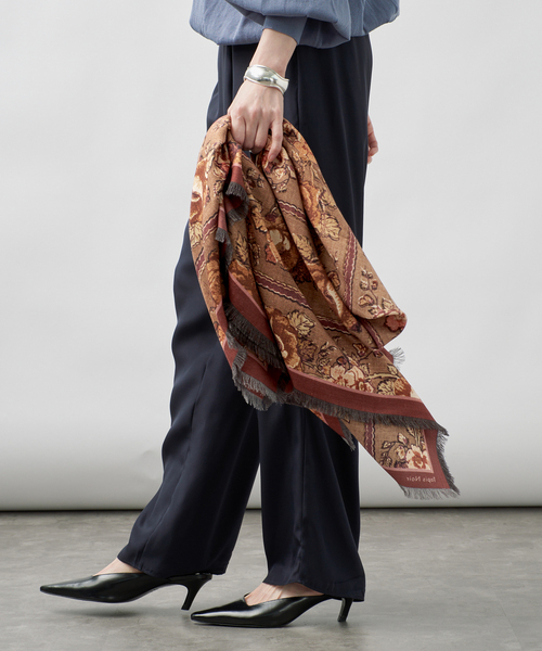 VERMEIL par iena(ヴェルメイユパーイエナ)の「Tapis Noir タピス ノワール Wool Large Gala スカーフ(バンダナ/スカーフ・レディース・A・FREE)」の1枚目の写真