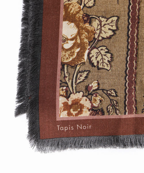 VERMEIL par iena(ヴェルメイユパーイエナ)の「Tapis Noir タピス ノワール Wool Large Gala スカーフ(バンダナ/スカーフ・レディース・A・FREE)」の7枚目の写真