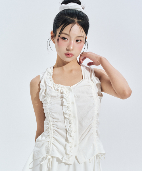 ZEROPLANET（ゼロプラネット）の「イリスフリルスリーブレスブラウス ホワイト（シャツ/ブラウス・レディース・その他・SMALL/MEDIUM）」の4枚目の写真