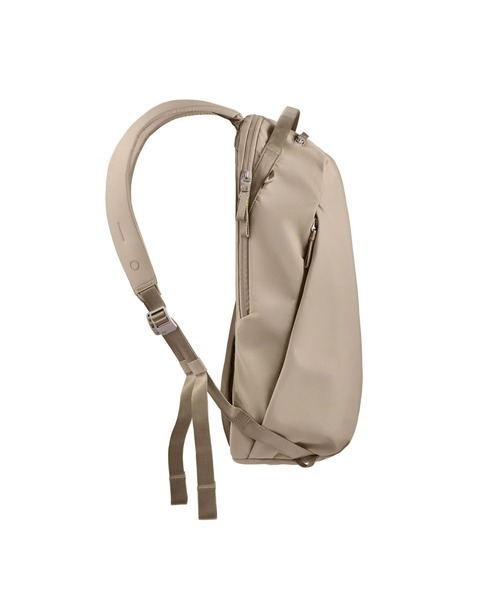 ESTNATION（エストネーション）の「Urth / Urth Norite Backpack 24L（バックパック/リュック・メンズ・ブラック/ライトブラウン・FREE）」の12枚目の写真