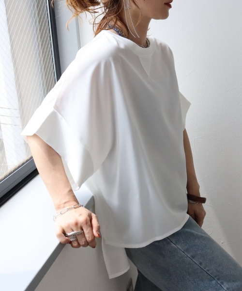 zena(ジェナ)の「【接触冷感】ジョーゼットワイドTeeブラウス(シャツ/ブラウス・レディース・オフホワイト/ブラック・FREE)」の4枚目の写真