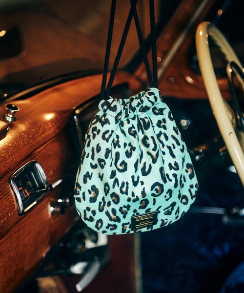 glamb(グラム)の「Leopard Drawstring Bag / レオパードドローストリングバッグ(ハンドバッグ・メンズ・ミント/ホワイト/パープル・FREE)」の2枚目の写真