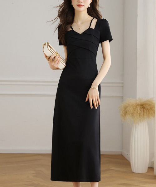 ＆soiree（アンドソワレ）の「デザインネッククロスデザイン半袖ワンピース（ワンピース・レディース・ブラック・SMALL/MEDIUM/LARGE/X-LARGE）」の4枚目の写真