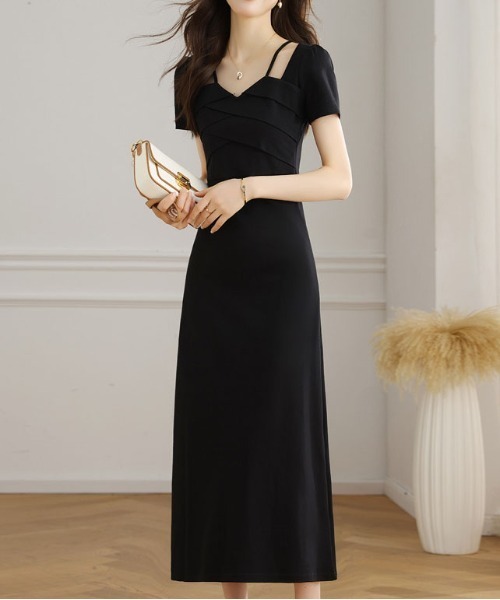＆soiree（アンドソワレ）の「デザインネッククロスデザイン半袖ワンピース（ワンピース・レディース・ブラック・SMALL/MEDIUM/LARGE/X-LARGE）」の5枚目の写真