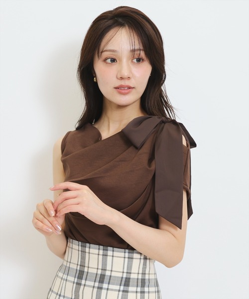 WILLSELECTION（ウィルセレクション）の「リボンショルダードレープカットトップス（Tシャツ/カットソー・レディース・オフホワイト/ブラック/グレー/ブラウン・FREE）」の4枚目の写真