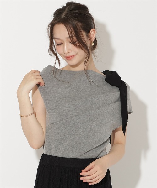 WILLSELECTION（ウィルセレクション）の「リボンショルダードレープカットトップス（Tシャツ/カットソー・レディース・オフホワイト/ブラック/グレー/ブラウン・FREE）」の3枚目の写真