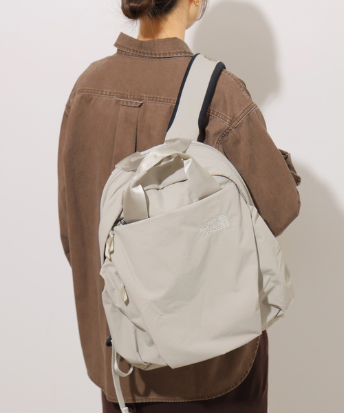 THE NORTH FACE(ザノースフェイス)の「【THE NORTH FACE/ ザノースフェイス】 Ficus Pack(クラッチバッグ・レディース・ブラック/アイボリー・FREE)」の4枚目の写真