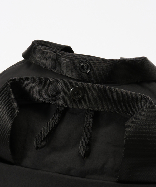 THE NORTH FACE(ザノースフェイス)の「【THE NORTH FACE/ ザノースフェイス】 Ficus Pack(クラッチバッグ・レディース・ブラック/アイボリー・FREE)」の14枚目の写真