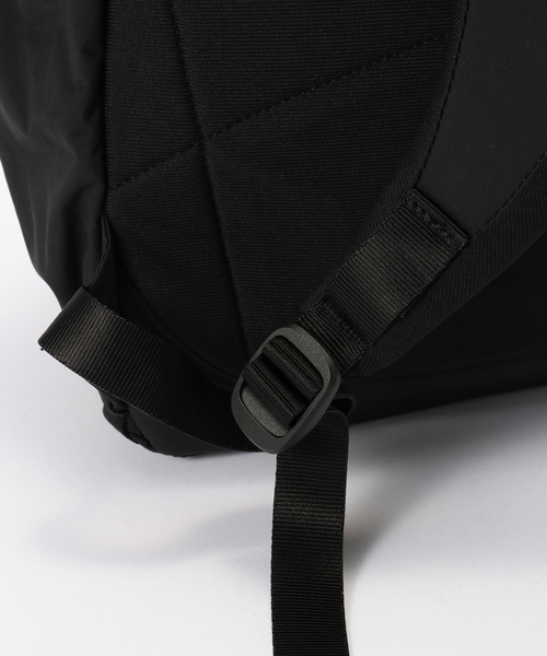 THE NORTH FACE(ザノースフェイス)の「【THE NORTH FACE/ ザノースフェイス】 Ficus Pack(クラッチバッグ・レディース・ブラック/アイボリー・FREE)」の19枚目の写真