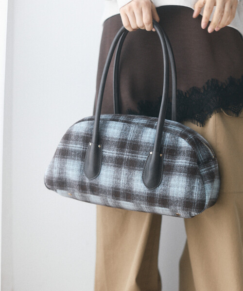 Firsthand(ファーストハンド)の「Firsthand/ファーストハンド チェックパターン ワイドボストンバッグ【限定展開】(ボストンバッグ・レディース・ブルー/グリーン/キャメル・ONE SIZE)」の2枚目の写真