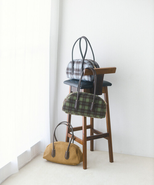 Firsthand(ファーストハンド)の「Firsthand/ファーストハンド チェックパターン ワイドボストンバッグ【限定展開】(ボストンバッグ・レディース・ブルー/グリーン/キャメル・ONE SIZE)」の15枚目の写真