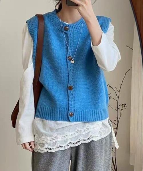 Beststore(ベストストア)の「【こなれ感演出】前開き ウッドボタン ニットベスト (全8色)(ベスト・レディース・ネイビー/ブルー/グリーン/アイボリー/グレー/レッド/ライトイエロー/パープル・FREE)」の6枚目の写真