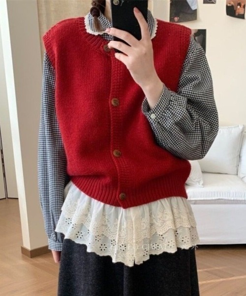 Beststore(ベストストア)の「【こなれ感演出】前開き ウッドボタン ニットベスト (全8色)(ベスト・レディース・ネイビー/ブルー/グリーン/アイボリー/グレー/レッド/ライトイエロー/パープル・FREE)」の17枚目の写真
