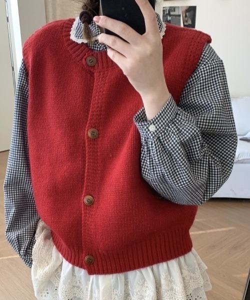 Beststore(ベストストア)の「【こなれ感演出】前開き ウッドボタン ニットベスト (全8色)(ベスト・レディース・ネイビー/ブルー/グリーン/アイボリー/グレー/レッド/ライトイエロー/パープル・FREE)」の16枚目の写真