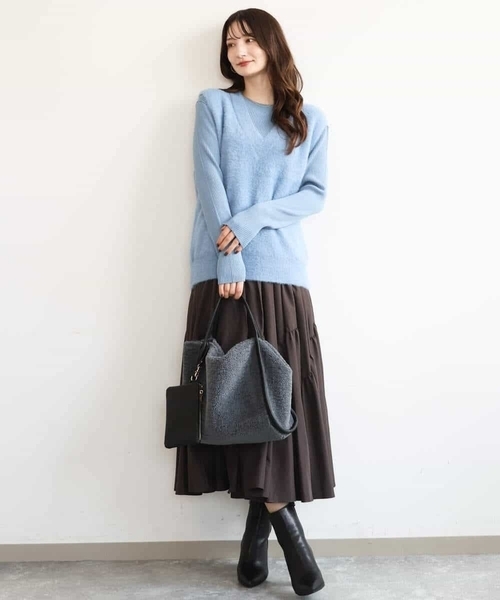 MK MICHEL KLEIN（エムケーミッシェルクラン）の「[洗える]シャギーベスト×ハイゲージリブニット アンサンブル（ベスト・レディース・ライトブルー/ブラウン/グレイッシュベージュ・38）」の16枚目の写真