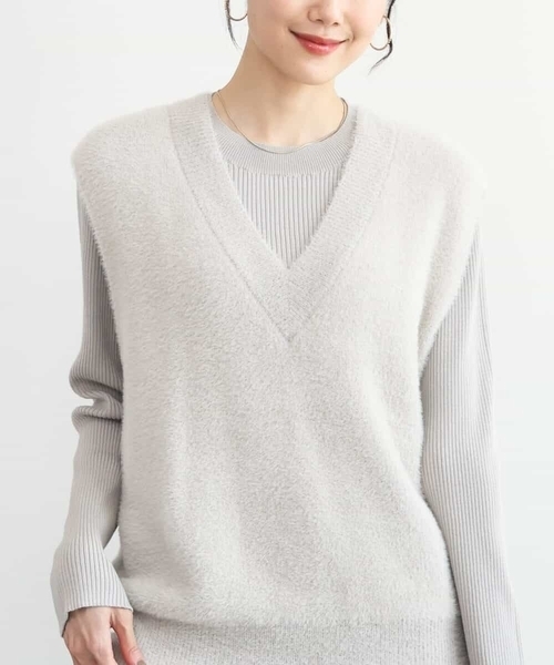 MK MICHEL KLEIN（エムケーミッシェルクラン）の「[洗える]シャギーベスト×ハイゲージリブニット アンサンブル（ベスト・レディース・ライトブルー/ブラウン/グレイッシュベージュ・38）」の6枚目の写真