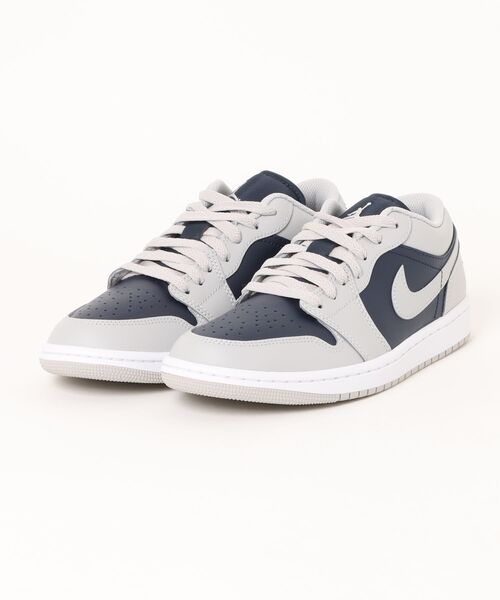 NIKE(ナイキ)の「NIKE ナイキ AIR JORDAN 1 LOW ジョーダン 1 LOW M553558 058T GREY/CLGNV(スニーカー・メンズ・グレー・27.0cm/28.0cm/27.5cm/25.5cm/29.0cm/28.5cm/26.5cm/26.0cm)」の1枚目の写真