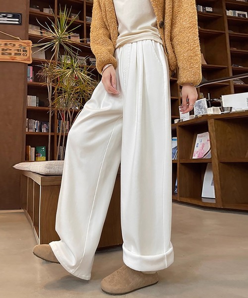 Doux Belle（ドゥーベル）の「裏起毛あったかワイドパンツ（その他パンツ・レディース・ネイビー/オフホワイト/ライトブルー/ブラック・X-LARGE/LARGE/MEDIUM/SMALL）」の2枚目の写真