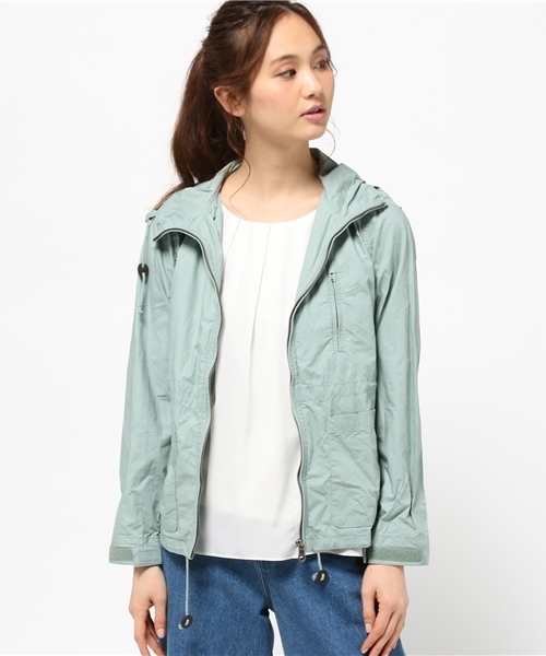 LBC（エルビーシー）の「ファミリーライン UNISEX コットンタイプライターマウンテンパーカー（マウンテンパーカー・レディース・ブラック/グリーン系その他/ブルー・LARGE/MEDIUM/SMALL）」の9枚目の写真