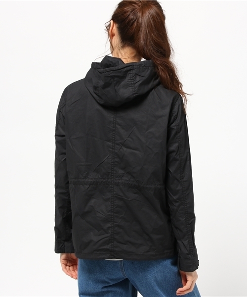 LBC（エルビーシー）の「ファミリーライン UNISEX コットンタイプライターマウンテンパーカー（マウンテンパーカー・レディース・ブラック/グリーン系その他/ブルー・LARGE/MEDIUM/SMALL）」の12枚目の写真