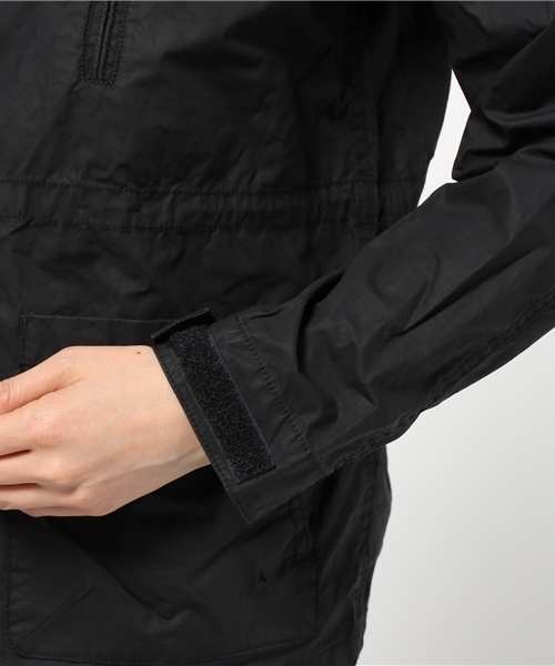 LBC（エルビーシー）の「ファミリーライン UNISEX コットンタイプライターマウンテンパーカー（マウンテンパーカー・レディース・ブラック/グリーン系その他/ブルー・LARGE/MEDIUM/SMALL）」の4枚目の写真