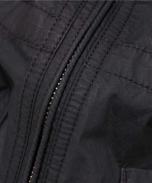 LBC（エルビーシー）の「ファミリーライン UNISEX コットンタイプライターマウンテンパーカー（マウンテンパーカー・レディース・ブラック/グリーン系その他/ブルー・LARGE/MEDIUM/SMALL）」の8枚目の写真