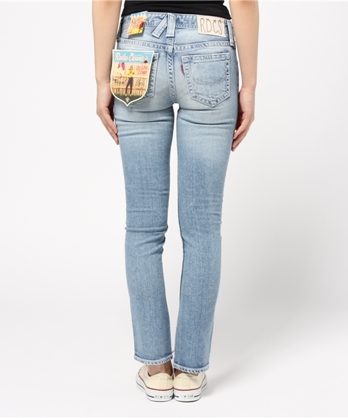 RODEO CROWNS WIDE BOWL（ロデオクラウンズワイドボウル）の「KEY FACTOR TYPE2スリム 2ND（デニムパンツ・レディース・ライトブルー・25inch/24inch/26inch/27inch/28inch）」の4枚目の写真