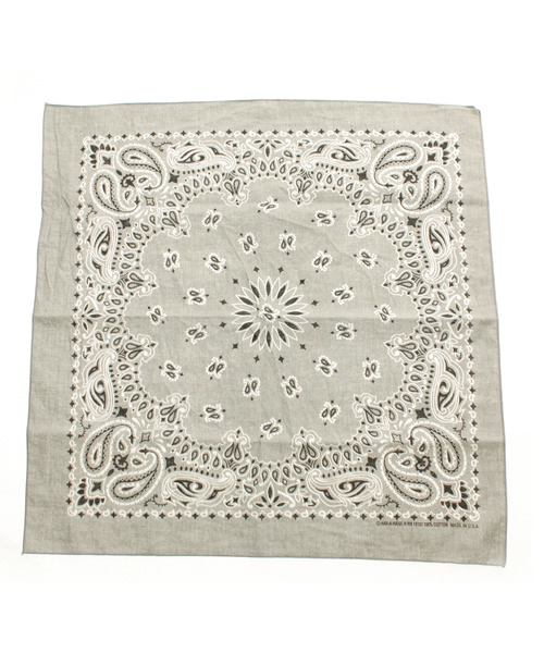 SHIPS（シップス）の「CAROLINA: BANDANA（バンダナ/スカーフ・メンズ・ホワイト/イエロー/グリーン/ブルー/グレー/レッド/ネイビー/ブラック/パープル・ONE SIZE）」の3枚目の写真