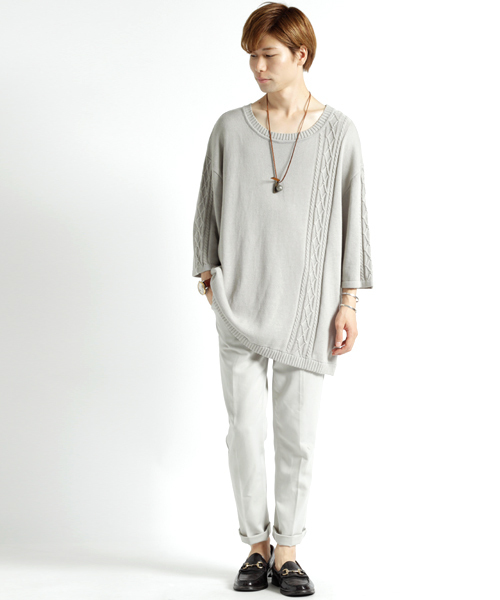 MONO-MART(モノマート)の「ビッグシルエットラインケーブル編みニット cotton100%(quarter sleeve)(ニット/セーター・メンズ・ベージュ/ライトグレー/ダークネイビー/オフホワイト・FREE)」の16枚目の写真