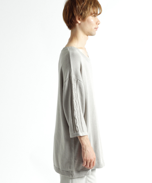MONO-MART(モノマート)の「ビッグシルエットラインケーブル編みニット cotton100%(quarter sleeve)(ニット/セーター・メンズ・ベージュ/ライトグレー/ダークネイビー/オフホワイト・FREE)」の22枚目の写真