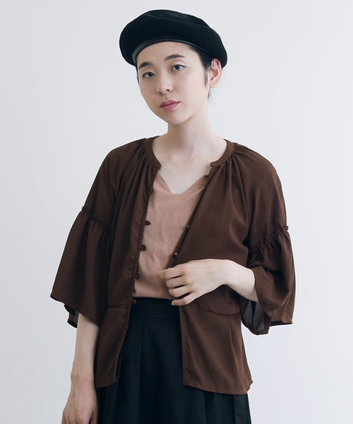 MERLOT（メルロー）の「フレアスリーブフロントボタンブラウス0049（シャツ/ブラウス・レディース・ブル－グレ－/ブラック/ブラウン/ホワイト/ベージュ・FREE）」の5枚目の写真