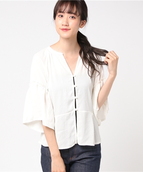 MERLOT（メルロー）の「フレアスリーブフロントボタンブラウス0049（シャツ/ブラウス・レディース・ブル－グレ－/ブラック/ブラウン/ホワイト/ベージュ・FREE）」の19枚目の写真