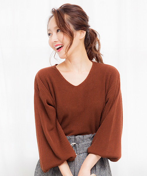 KOBE LETTUCE（コウベレタス）の「ゆったりシルエでふんわりフェミニンstyle！選べる[ハイネック/Vネック]バルーン袖コンシャス☆リブニットトップス/レディースセーター/長袖[C2780]神戸レタス（ニット/セーター・レディース・ホワイト系その他/ブラック系その他/グレー系その他/ブラウン系その他/グリーン系その他/ブルー系その他/イエロー系その他/ピンク系その他/レッド系その他/ホワイト系その他2/ブラック系その他2/グレー系その他2/ブラウン系その他2/グリーン系その他2/ブルー系その他2/イエロー系その他2/ピンク系その他2/レッド系その他2/レッド系その他4/レッド系その他3/ブルー系その他3/パープル系その他/イエロー系その他4/ブルー系その他4/イエロー系その他3/パープル系その他2/グレー系その他3/グレー系その他4・FREE）」の11枚目の写真