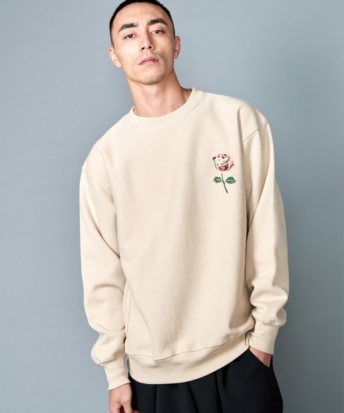rehacer（レアセル）の「rehacer STAND : Flower Rose HW Sweat / フラワー ローズ ヘヴィーウエイト スウェット（スウェット・メンズ・ブラック/ネイビー/グレー/ブラック系その他5/ブラック系その他2/グレー系その他4/ブラック系その他4/グレー系その他3/グレー系その他5/グレー系その他2/ブラック系その他3/ブルー系その他3/ブルー系その他4/ブルー系その他5/パープル系その他4/ホワイト/ベージュ・SMALL/MEDIUM/LARGE/X-SMALL/X-LARGE）」の12枚目の写真