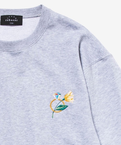rehacer（レアセル）の「rehacer STAND : Flower Rose HW Sweat / フラワー ローズ ヘヴィーウエイト スウェット（スウェット・メンズ・ブラック/ネイビー/グレー/ブラック系その他5/ブラック系その他2/グレー系その他4/ブラック系その他4/グレー系その他3/グレー系その他5/グレー系その他2/ブラック系その他3/ブルー系その他3/ブルー系その他4/ブルー系その他5/パープル系その他4/ホワイト/ベージュ・SMALL/MEDIUM/LARGE/X-SMALL/X-LARGE）」の8枚目の写真