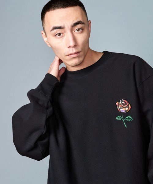rehacer（レアセル）の「rehacer STAND : Flower Rose HW Sweat / フラワー ローズ ヘヴィーウエイト スウェット（スウェット・メンズ・ブラック/ネイビー/グレー/ブラック系その他5/ブラック系その他2/グレー系その他4/ブラック系その他4/グレー系その他3/グレー系その他5/グレー系その他2/ブラック系その他3/ブルー系その他3/ブルー系その他4/ブルー系その他5/パープル系その他4/ホワイト/ベージュ・SMALL/MEDIUM/LARGE/X-SMALL/X-LARGE）」の18枚目の写真