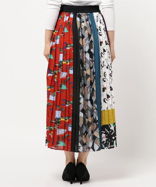 PAGEBOY（ページボーイ）の「アロハパネルプリーツスカート（スカート・レディース・ブラック/ネイビー・FREE）」の4枚目の写真