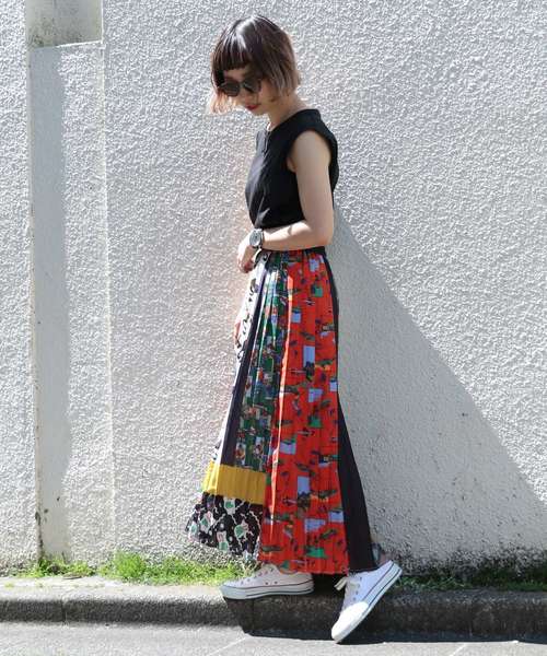 PAGEBOY（ページボーイ）の「アロハパネルプリーツスカート（スカート・レディース・ブラック/ネイビー・FREE）」の6枚目の写真