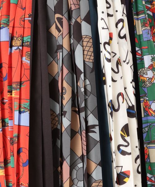 PAGEBOY（ページボーイ）の「アロハパネルプリーツスカート（スカート・レディース・ブラック/ネイビー・FREE）」の18枚目の写真