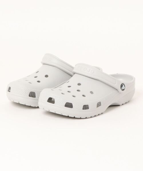 crocs（クロックス）の「クロックス  クラシック クロッグ サンダル / crocs Classic clog sandal（サンダル・レディース・ホワイト/ブラック/ネイビー/グレー/ピンク/ブロンズ/アーミー/バーガンディー/グリーン/ブラウン/ブルー/オレンジ/ミント/その他1/ライム/ブルー系その他/その他2/ブルー系その他2/グリーン系その他2/パープル系その他/グリーン系その他/レッド系その他/ピンク系その他4/ブルー系その他3/イエロー/ダークグリーン/オレンジ系その他/ホワイト系その他/ブルー系その他4/グリーン系その他3/オレンジ系その他2/ピンク系その他5/パープル/オレンジ系その他3/イエロー系その他/オレンジ系その他4/ブルー系その他5/イエロー系その他2/ベージュ/ブルー系その他7/ブルー系その他6/バイオレット/グリーン系その他4/フューシャピンク/カーキ/レモンイエロー/ピンク系その他6/レッド/レッド系その他2/グレー系その他/ピンク系その他7/ベージュ系その他/グリーン系その他5/パープル系その他2/ラベンダー/ブラウン系その他/モスグリーン/ピンク系その他3/ピンク系その他2/パープル系その他3・22cm/23cm/24cm/25cm/26cm/27cm/28cm/29cm/31cm/30cm/21cm）」の5枚目の写真