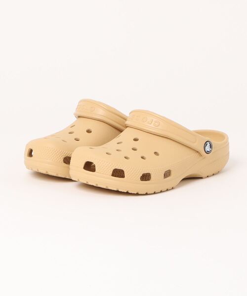 crocs（クロックス）の「クロックス  クラシック クロッグ サンダル / crocs Classic clog sandal（サンダル・レディース・ホワイト/ブラック/ネイビー/グレー/ピンク/ブロンズ/アーミー/バーガンディー/グリーン/ブラウン/ブルー/オレンジ/ミント/その他1/ライム/ブルー系その他/その他2/ブルー系その他2/グリーン系その他2/パープル系その他/グリーン系その他/レッド系その他/ピンク系その他4/ブルー系その他3/イエロー/ダークグリーン/オレンジ系その他/ホワイト系その他/ブルー系その他4/グリーン系その他3/オレンジ系その他2/ピンク系その他5/パープル/オレンジ系その他3/イエロー系その他/オレンジ系その他4/ブルー系その他5/イエロー系その他2/ベージュ/ブルー系その他7/ブルー系その他6/バイオレット/グリーン系その他4/フューシャピンク/カーキ/レモンイエロー/ピンク系その他6/レッド/レッド系その他2/グレー系その他/ピンク系その他7/ベージュ系その他/グリーン系その他5/パープル系その他2/ラベンダー/ブラウン系その他/モスグリーン/ピンク系その他3/ピンク系その他2/パープル系その他3・22cm/23cm/24cm/25cm/26cm/27cm/28cm/29cm/31cm/30cm/21cm）」の7枚目の写真