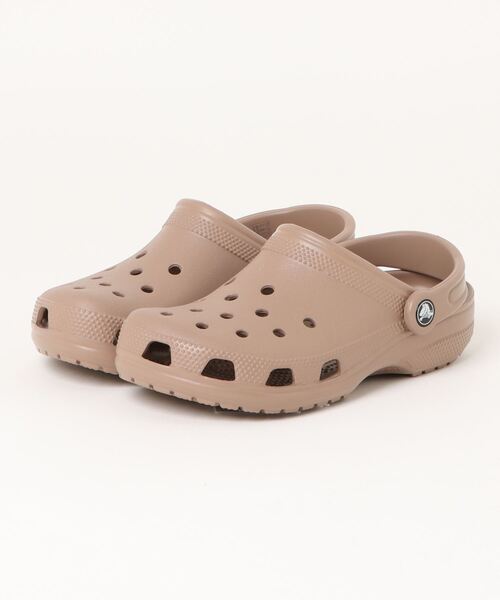 crocs（クロックス）の「クロックス  クラシック クロッグ サンダル / crocs Classic clog sandal（サンダル・レディース・ホワイト/ブラック/ネイビー/グレー/ピンク/ブロンズ/アーミー/バーガンディー/グリーン/ブラウン/ブルー/オレンジ/ミント/その他1/ライム/ブルー系その他/その他2/ブルー系その他2/グリーン系その他2/パープル系その他/グリーン系その他/レッド系その他/ピンク系その他4/ブルー系その他3/イエロー/ダークグリーン/オレンジ系その他/ホワイト系その他/ブルー系その他4/グリーン系その他3/オレンジ系その他2/ピンク系その他5/パープル/オレンジ系その他3/イエロー系その他/オレンジ系その他4/ブルー系その他5/イエロー系その他2/ベージュ/ブルー系その他7/ブルー系その他6/バイオレット/グリーン系その他4/フューシャピンク/カーキ/レモンイエロー/ピンク系その他6/レッド/レッド系その他2/グレー系その他/ピンク系その他7/ベージュ系その他/グリーン系その他5/パープル系その他2/ラベンダー/ブラウン系その他/モスグリーン/ピンク系その他3/ピンク系その他2/パープル系その他3・22cm/23cm/24cm/25cm/26cm/27cm/28cm/29cm/31cm/30cm/21cm）」の9枚目の写真