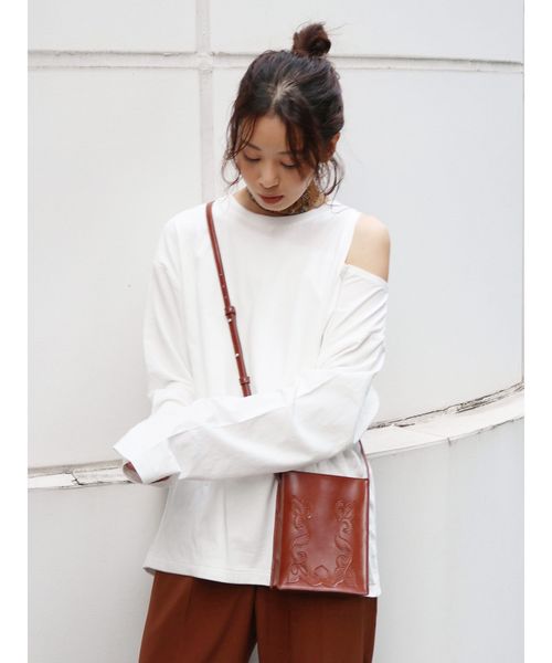Ungrid(アングリッド)の「ショルダースリットレイヤードロングスリーブTee(Tシャツ/カットソー・レディース・ブラック/パープル/オフホワイト・FREE)」の3枚目の写真